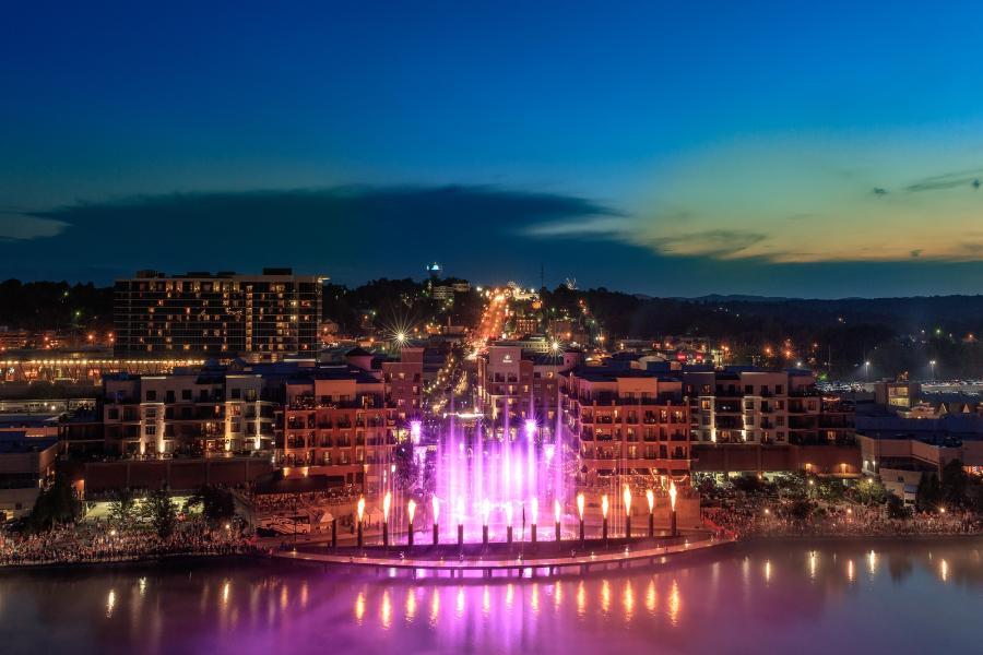 branson_landing_fountains