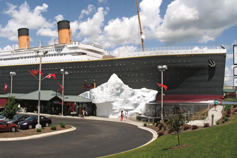 Titanic_Exterior_Hero_Attraction