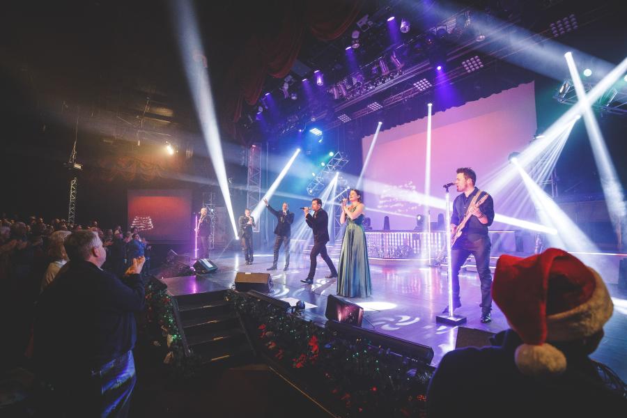 Haygoods_Christmas_Music_Show_Audience_Family