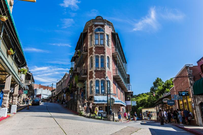 eureka springs street