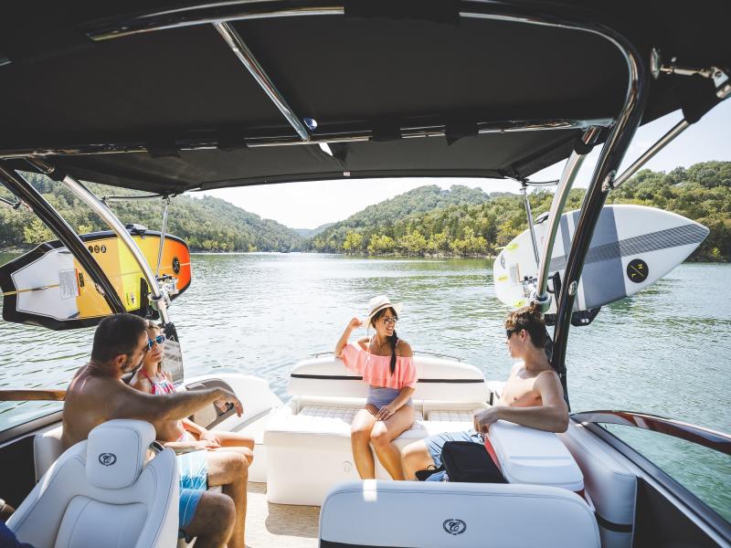 Boat_Family_Table_Rock_Lake