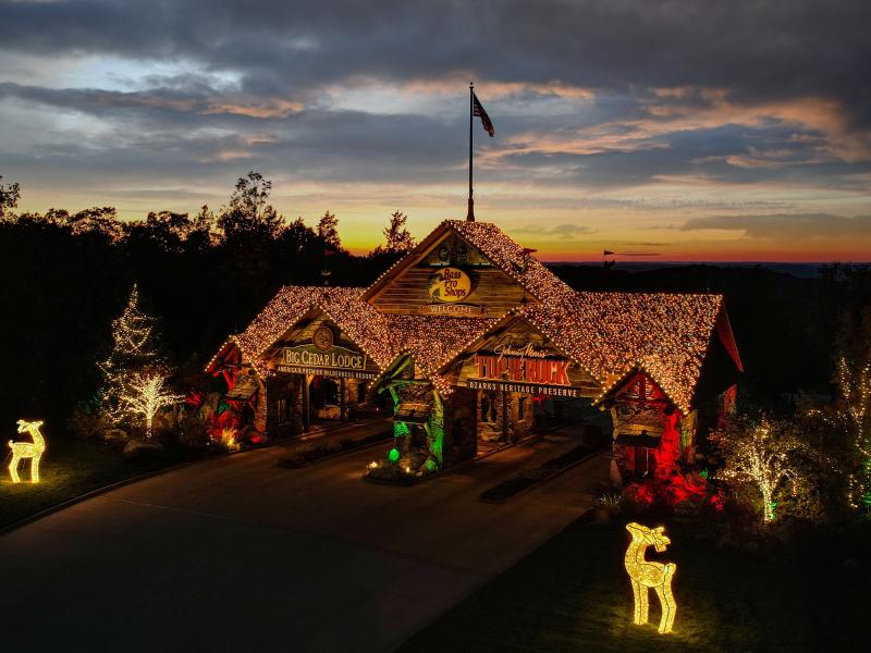 Big_Cedar_Christmas_Light