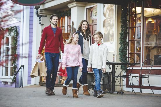 Family_Kids_Christmas_Winter_Shopping